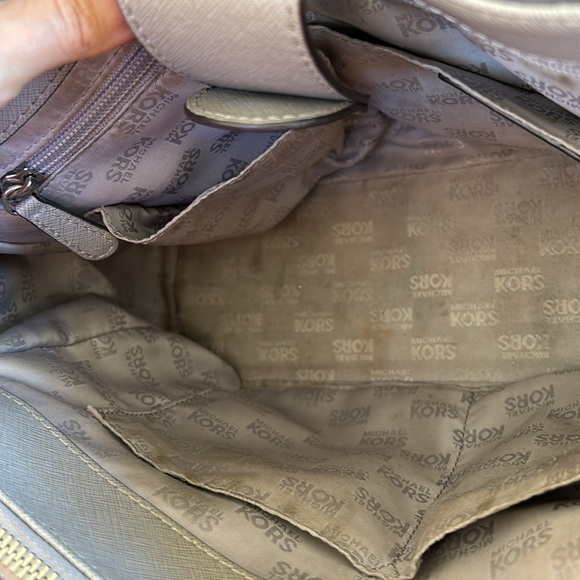Michael Kors Purse- Needs TLC - Picture 4 of 16